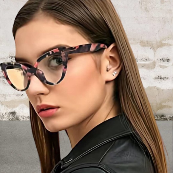 Accessories - *NEW* Women's Cat-eye Over-Sized Reading & Blue Light Glasses